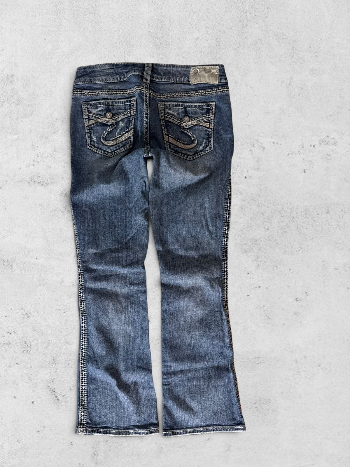 Utsvängda jeans stl: S