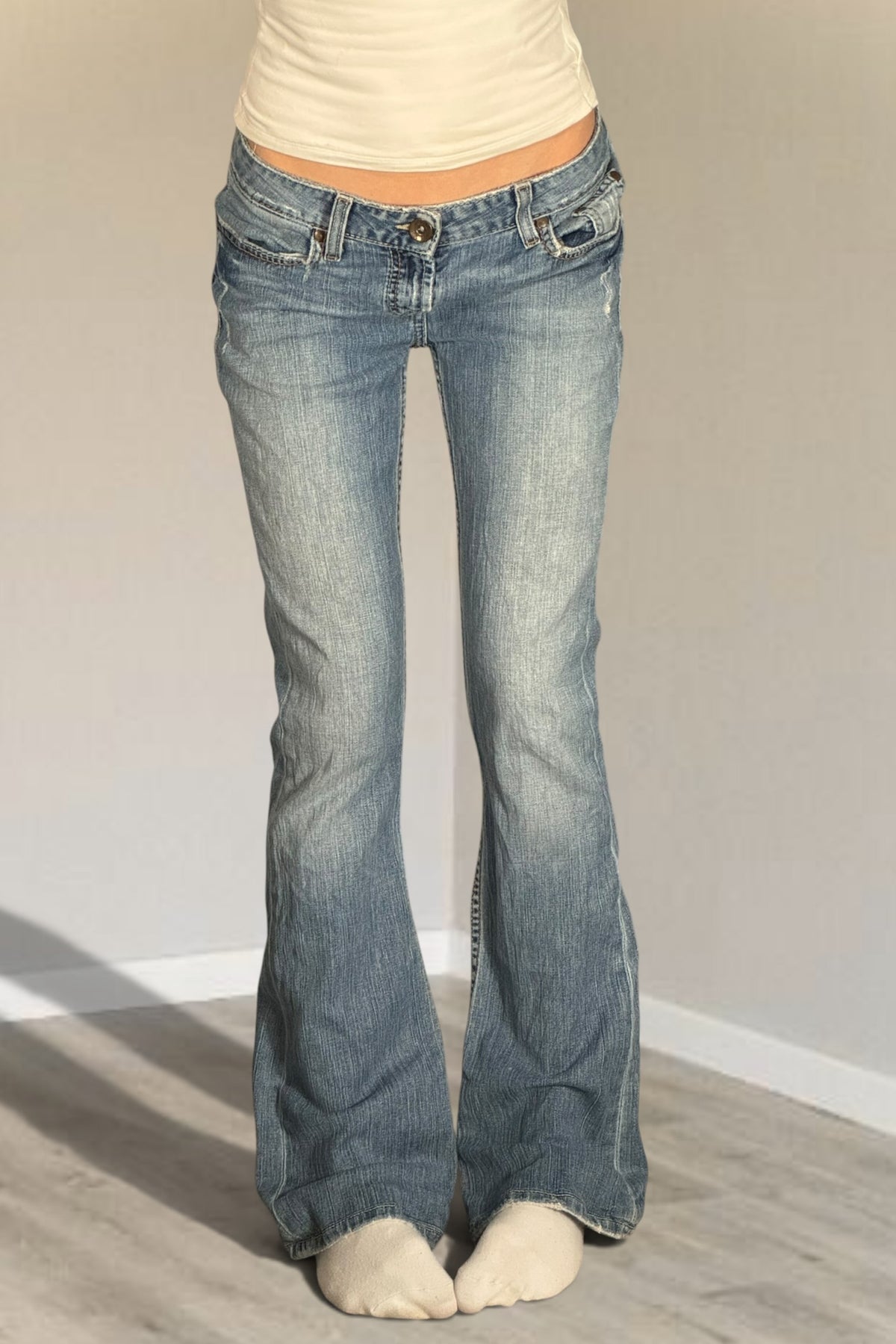 Low-rise jeans size: S