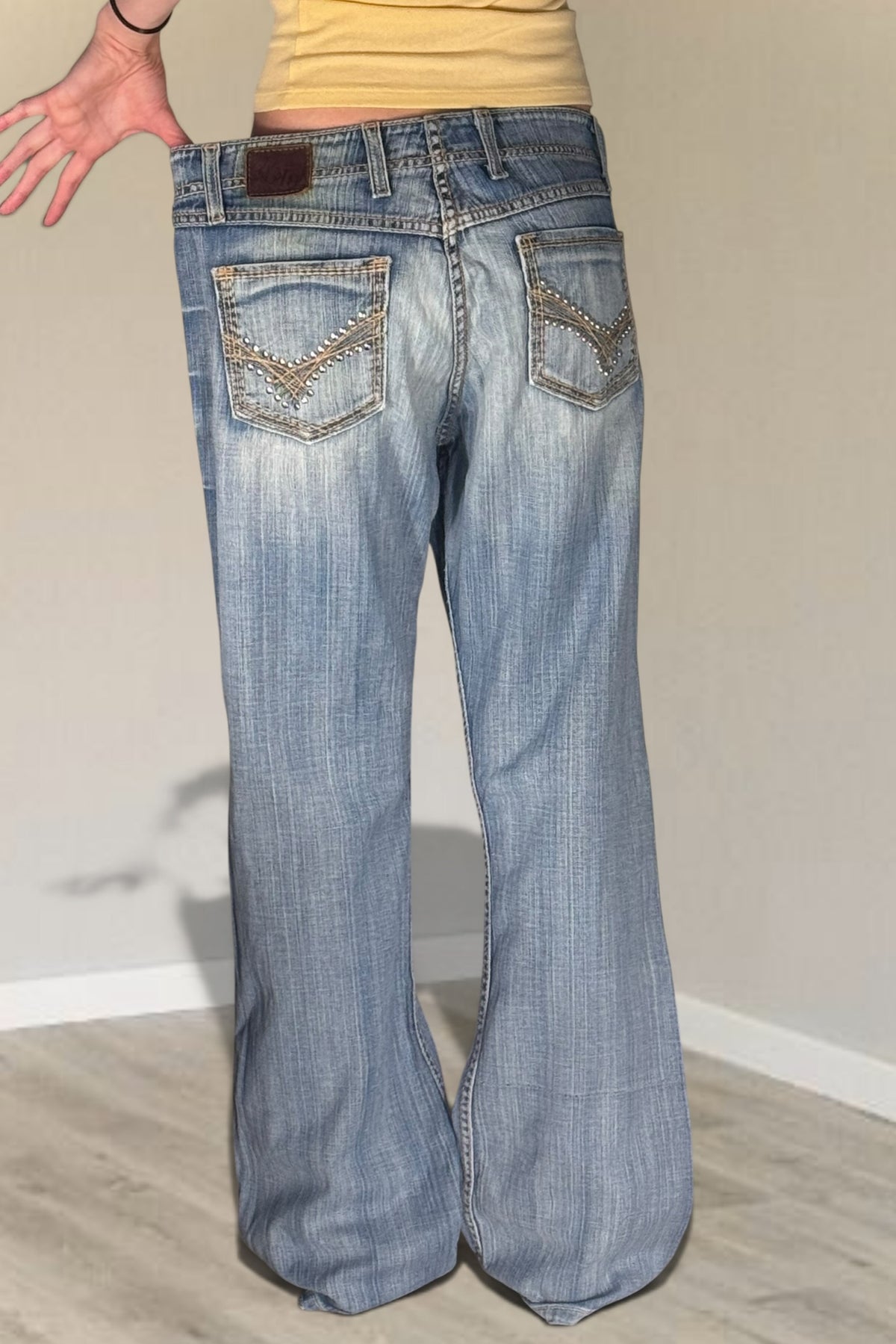 Low-rise jeans size: M