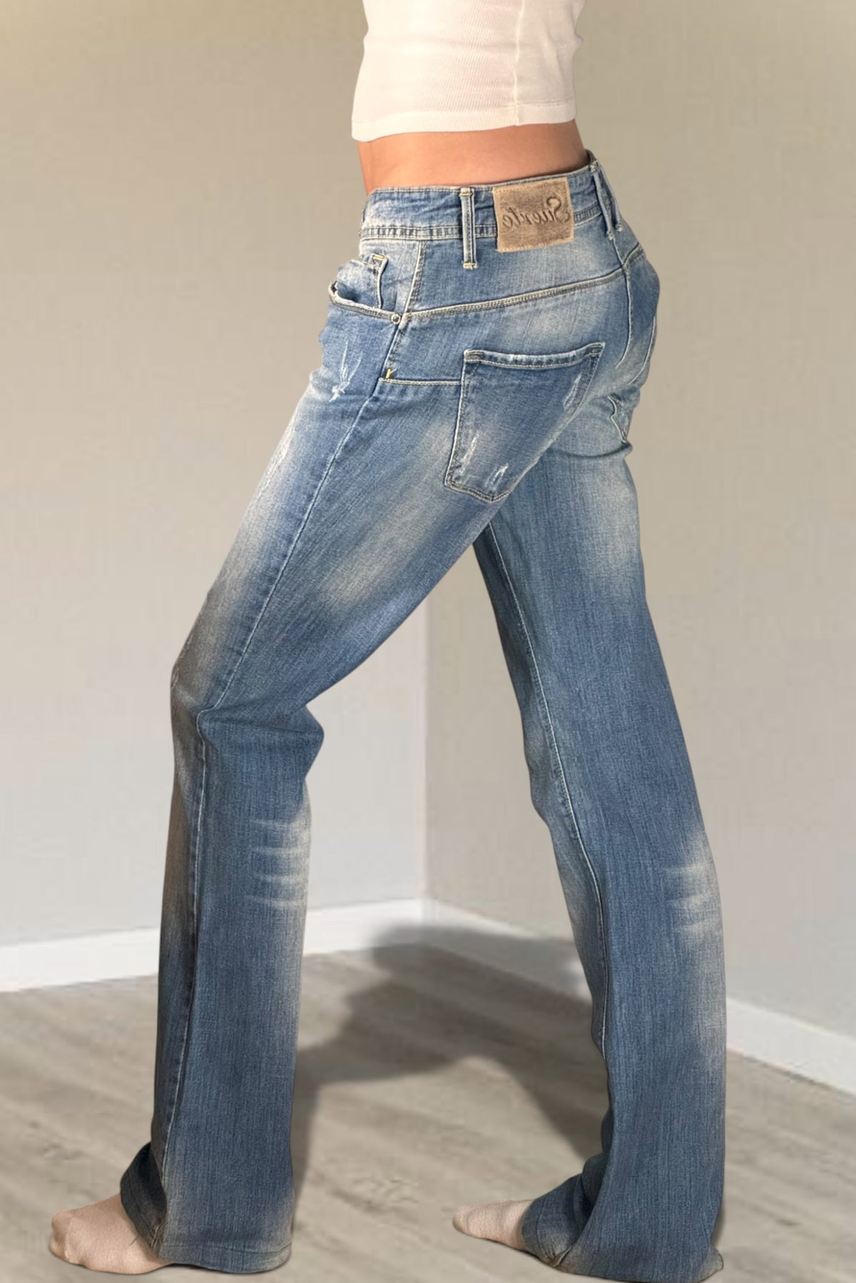 Low-rise jeans size: S