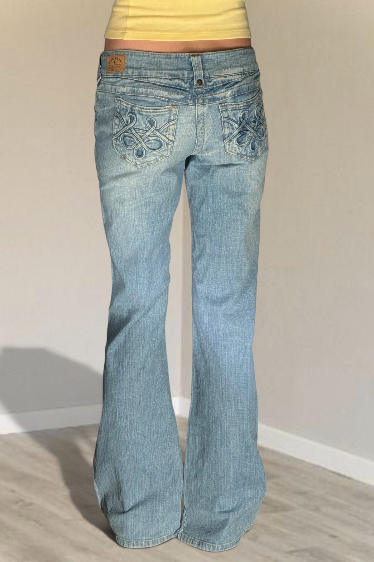 Low-rise jeans size: XS