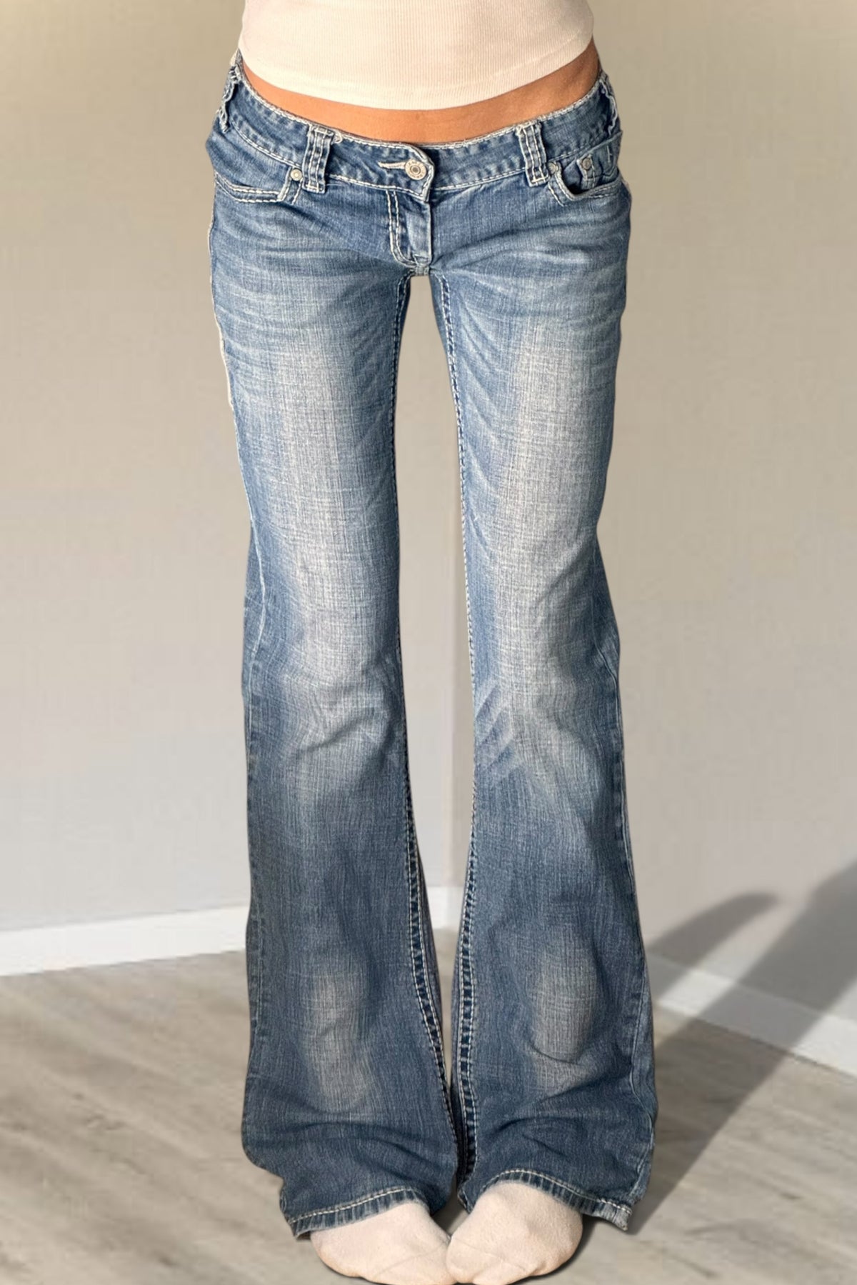 Low-rise jeans size: S