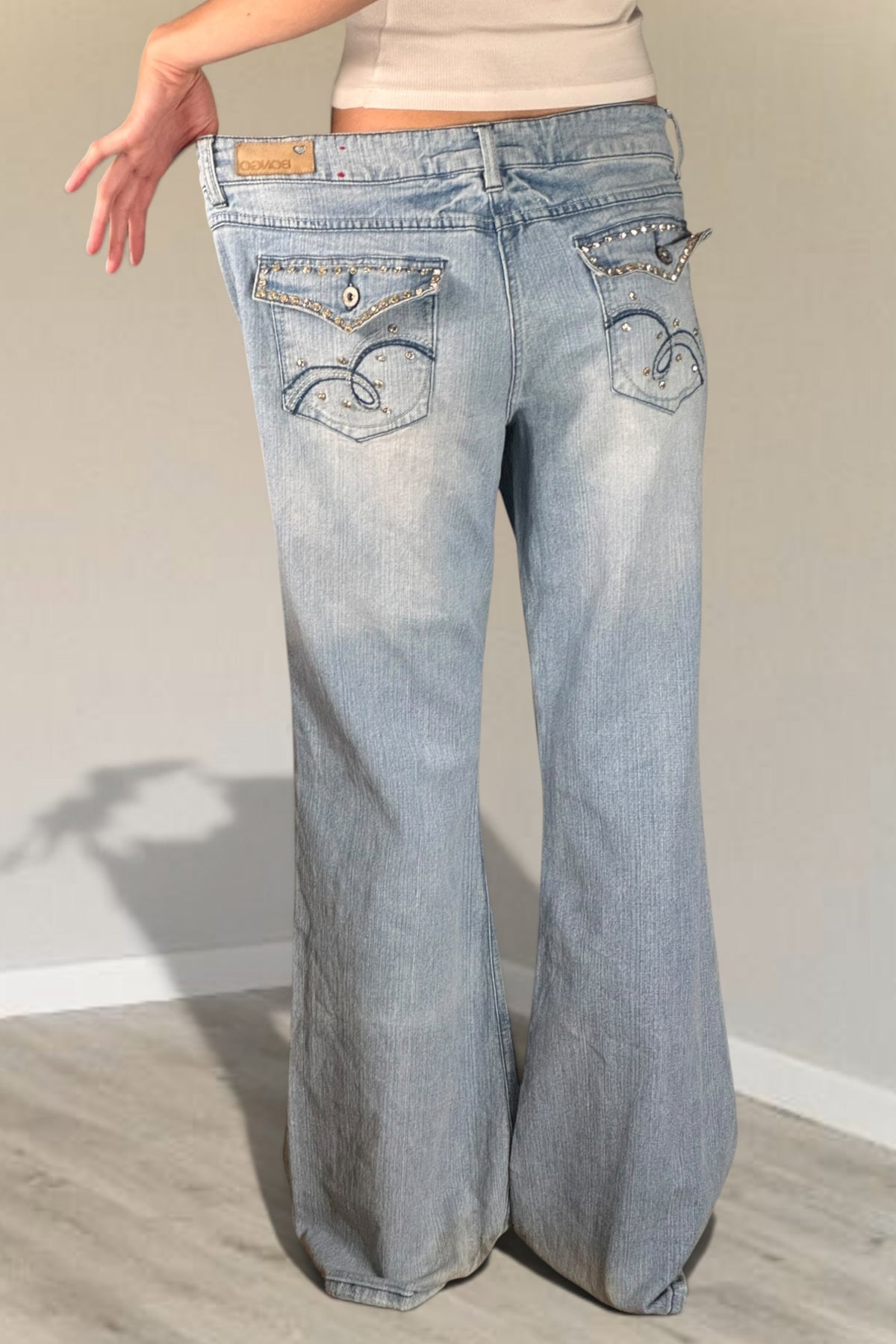 Low-waist jeans size: XL