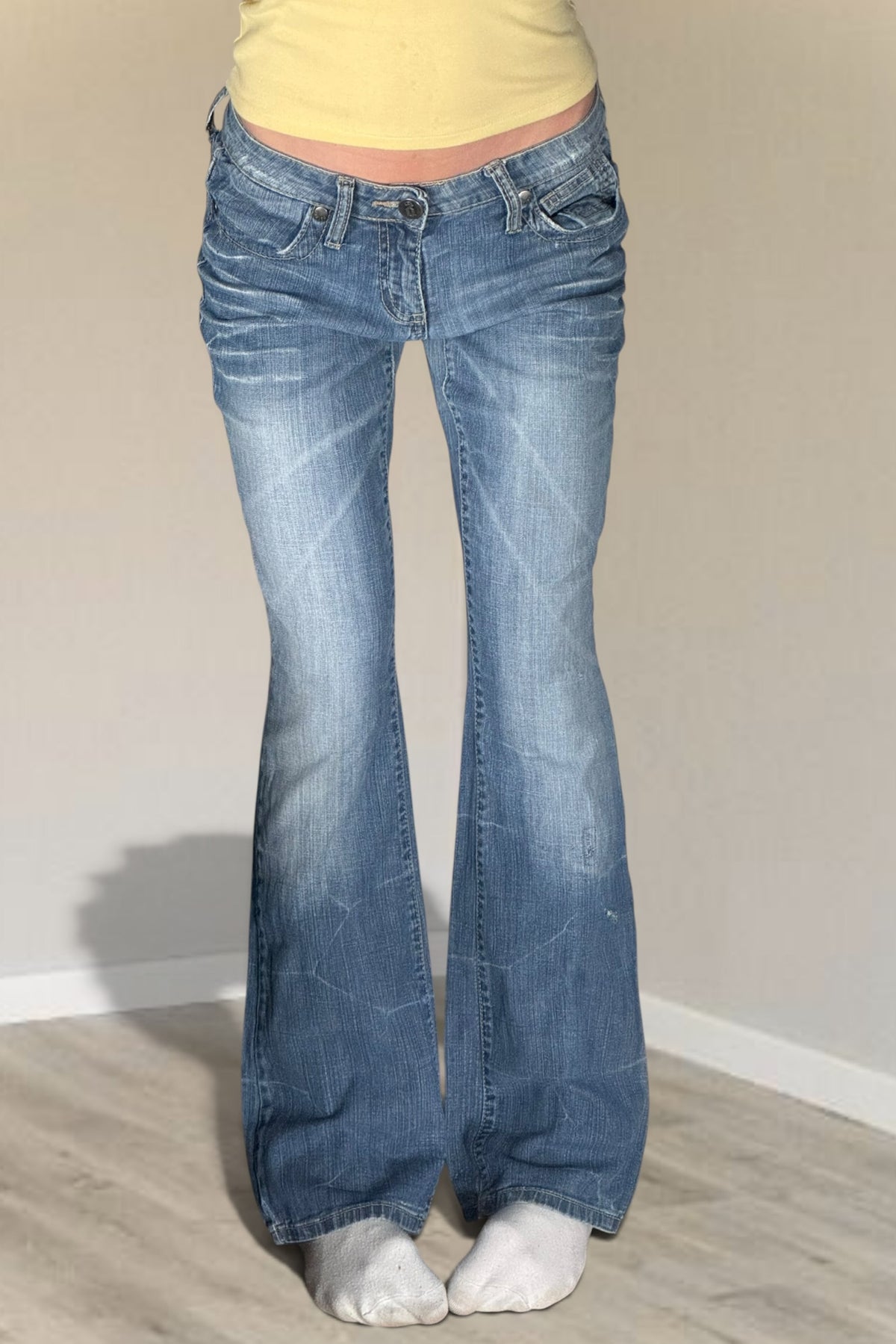 Low-rise jeans size: S