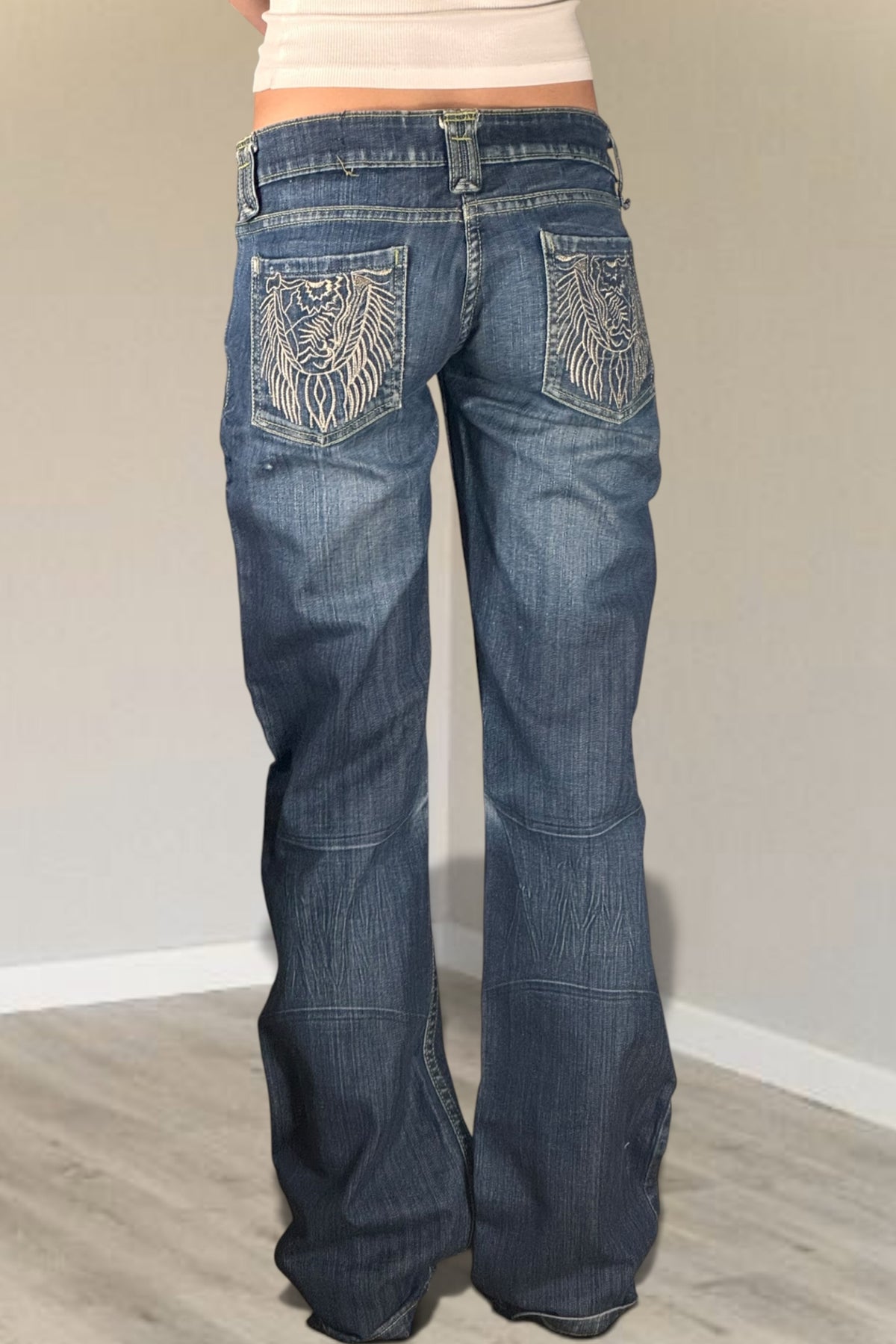 Low-rise jeans size: M