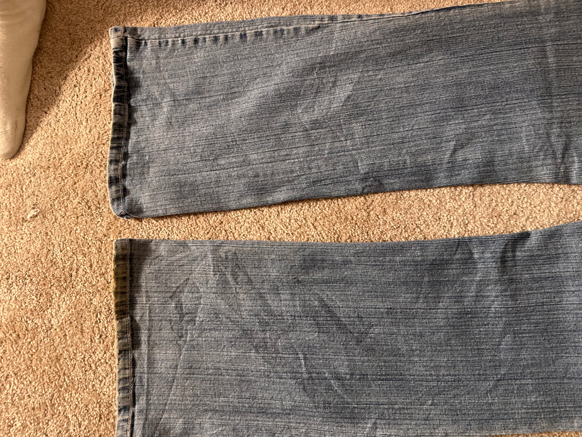 Low-waisted jeans size: L