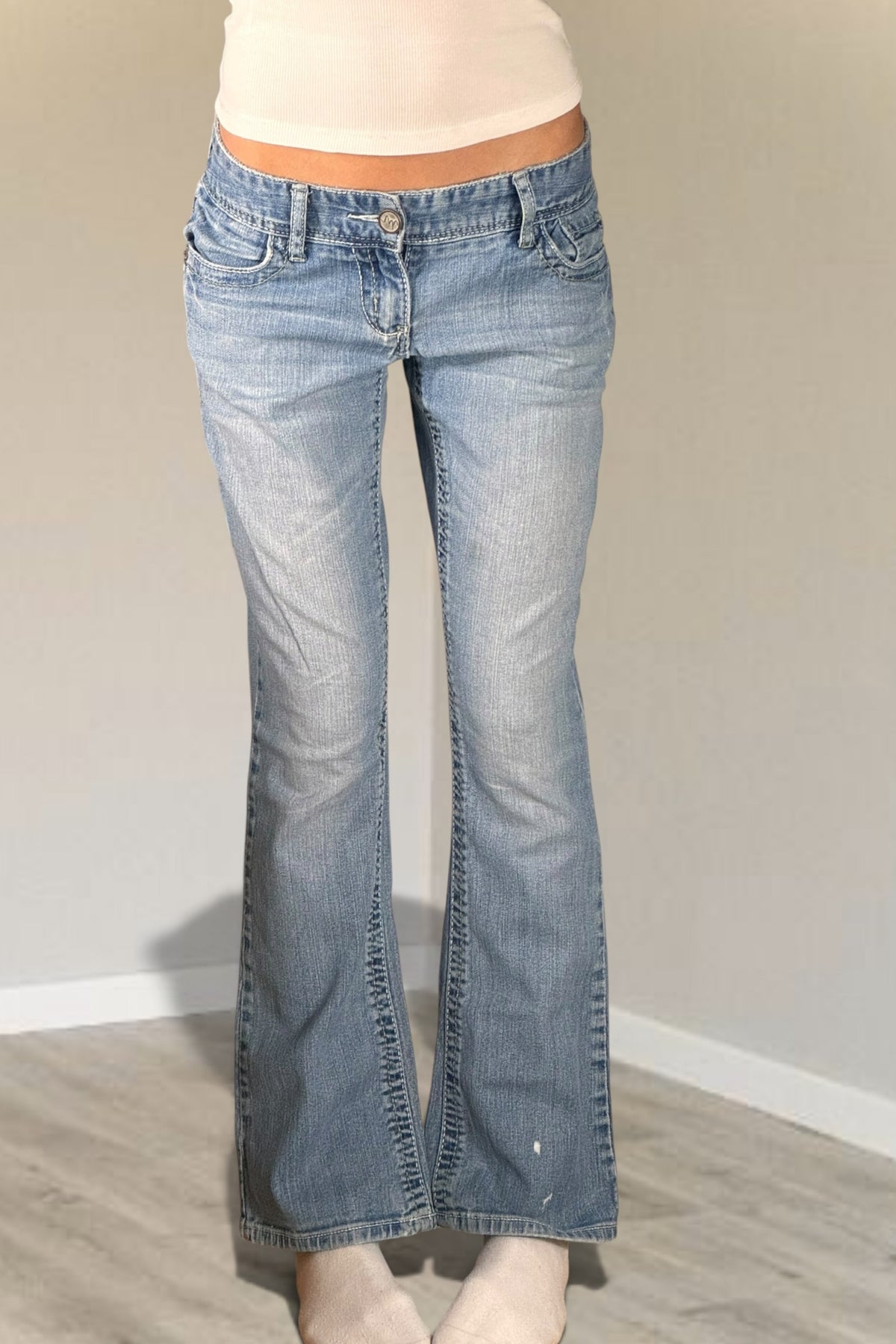 Low-rise jeans size: S