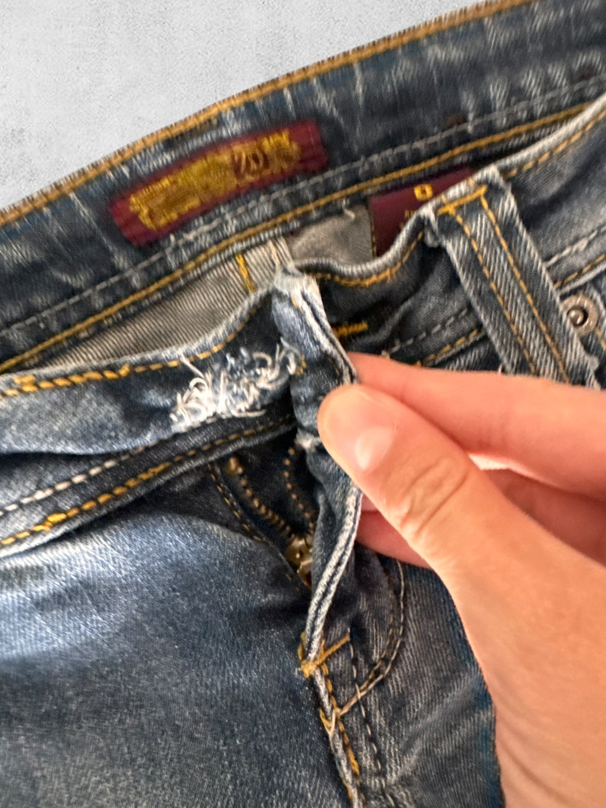 Low-rise jeans size: XXS