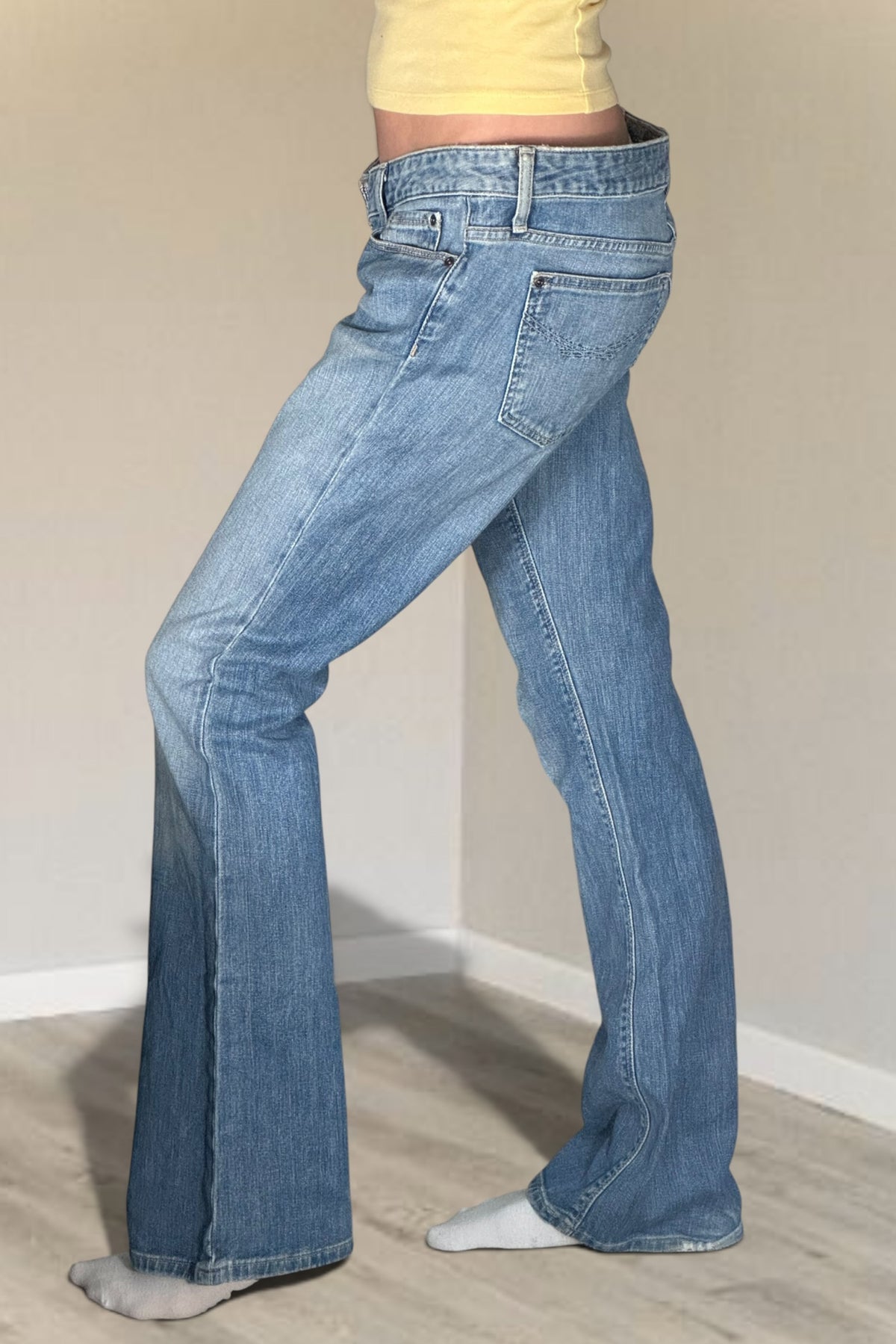 Low-rise jeans size: M