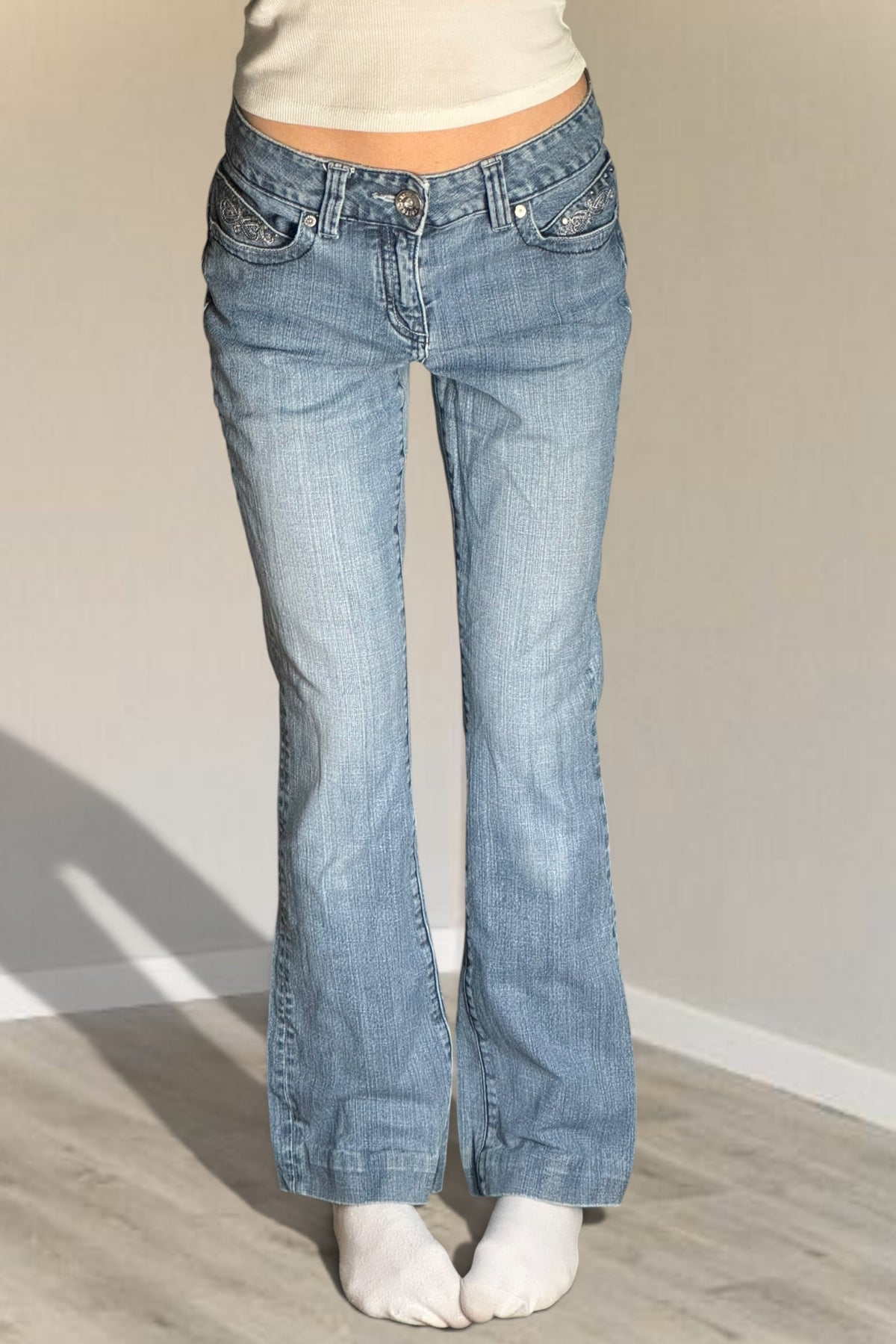 Utsvängda jeans stl: S
