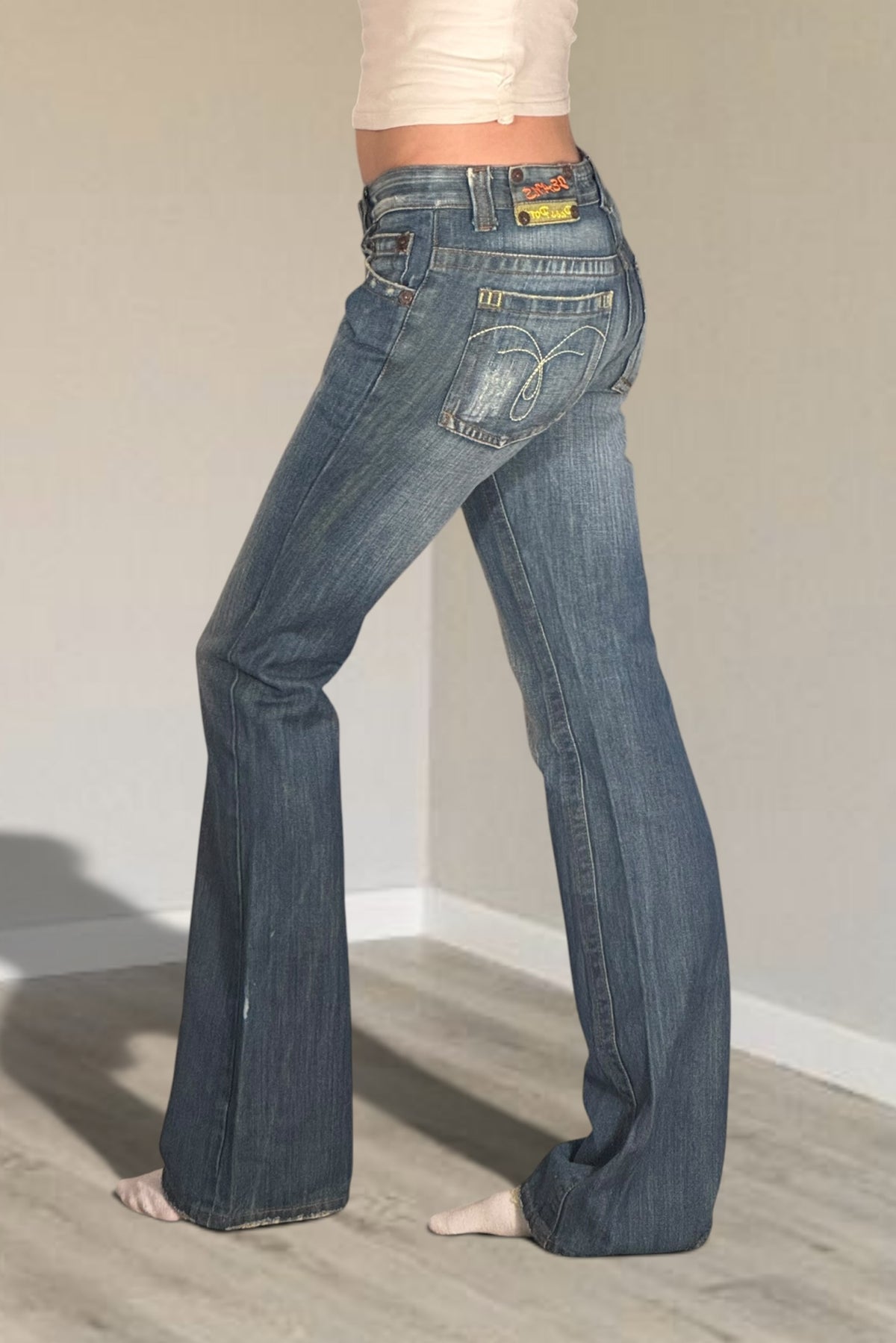 Low-rise jeans size: XS