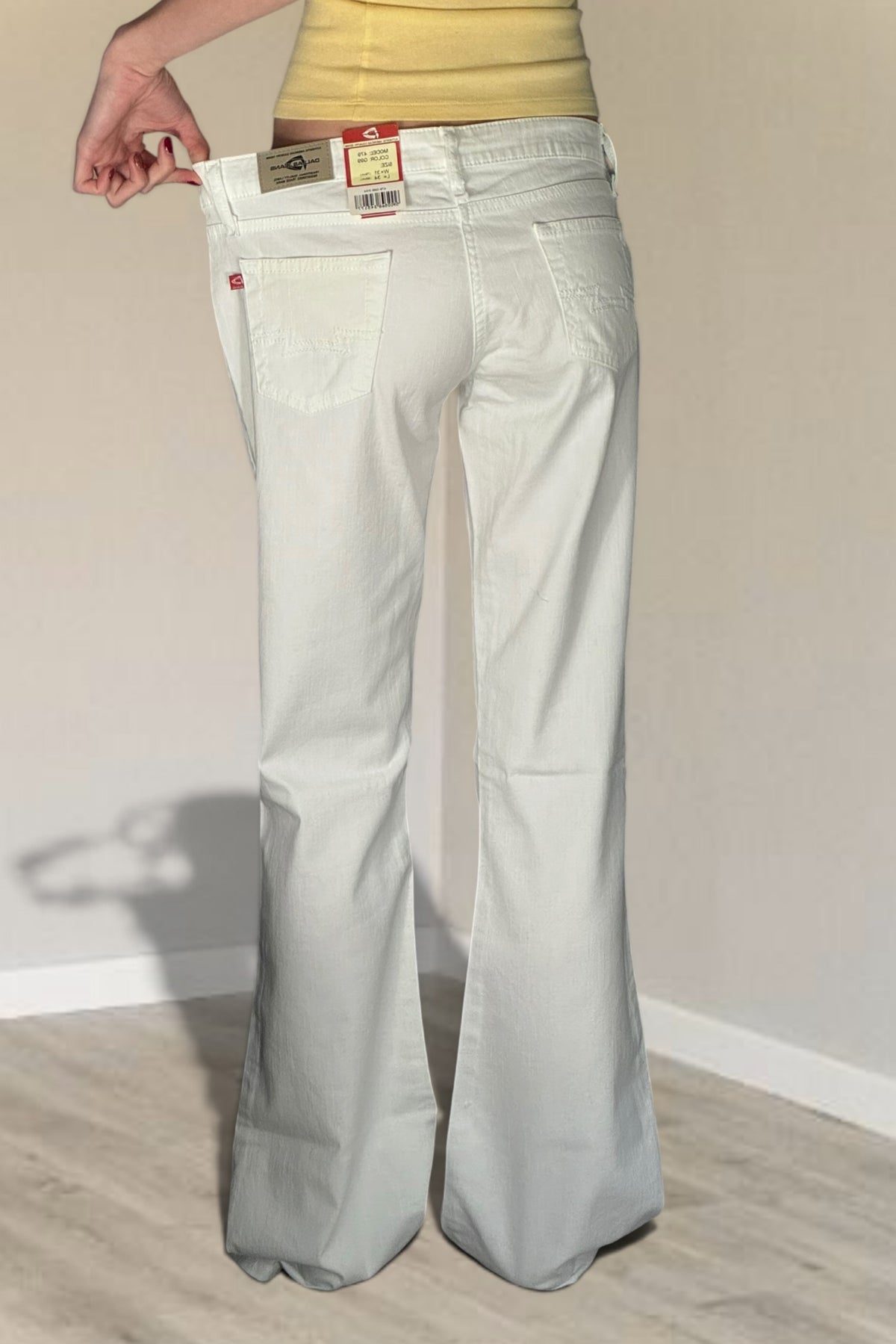 Low-rise jeans size: M