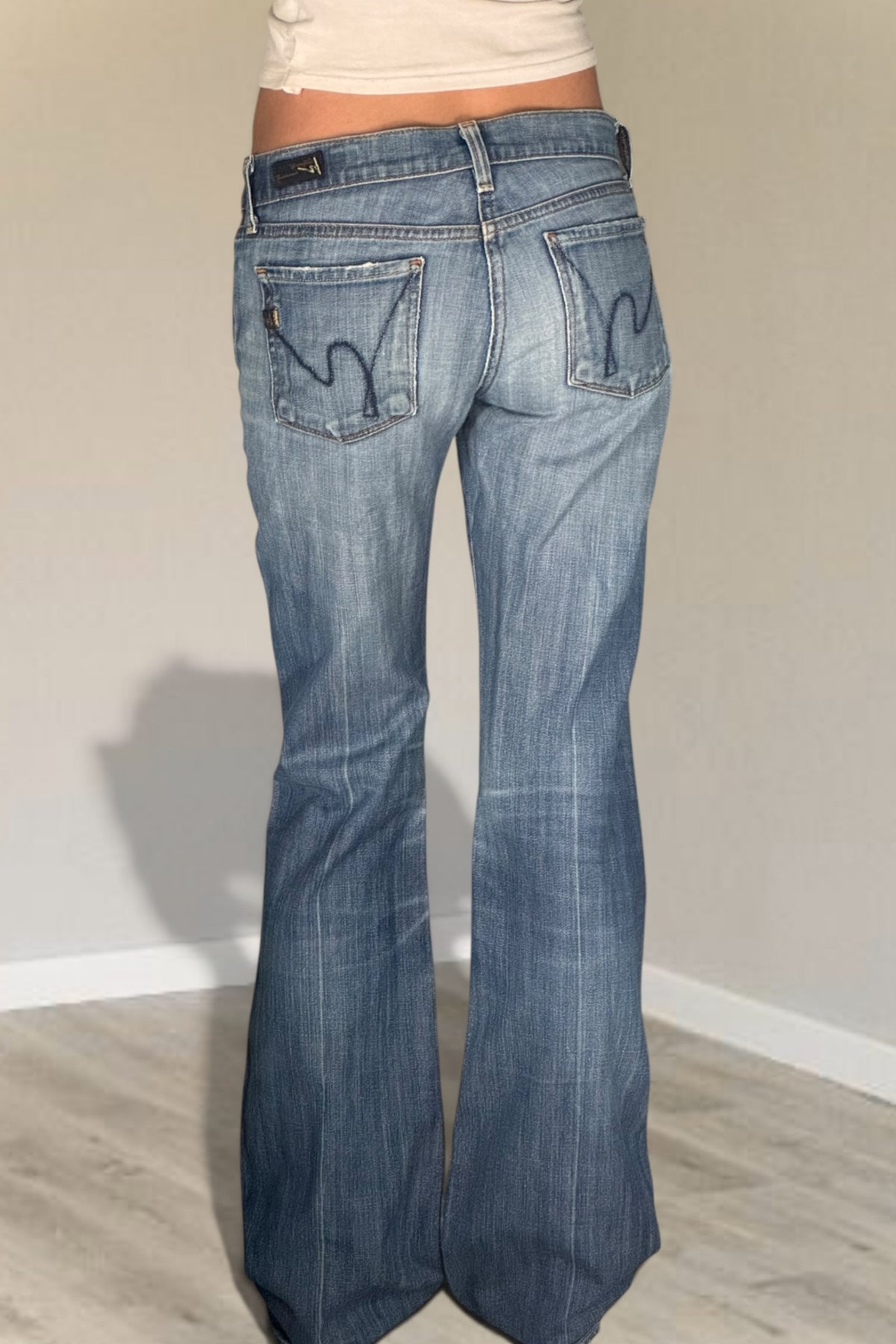 Low-rise jeans size: XS