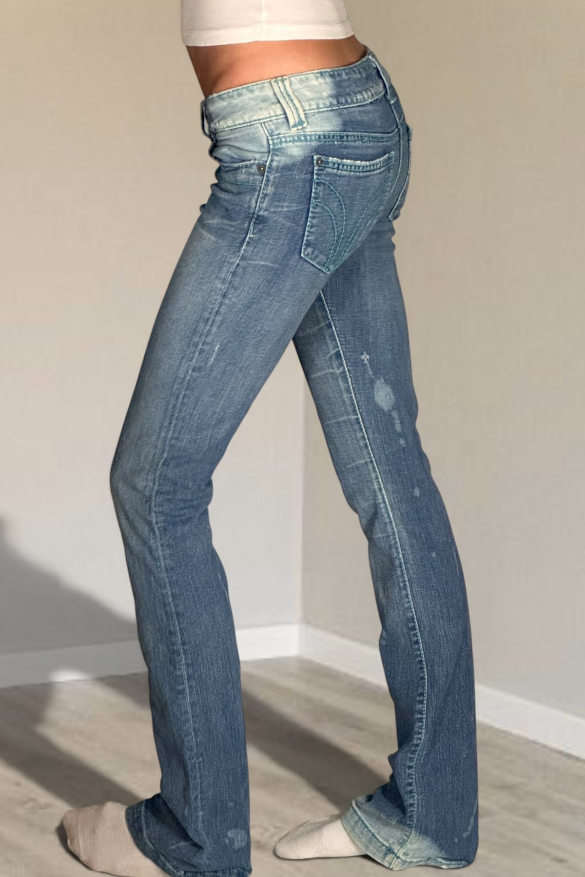 Low-rise jeans size: XXS
