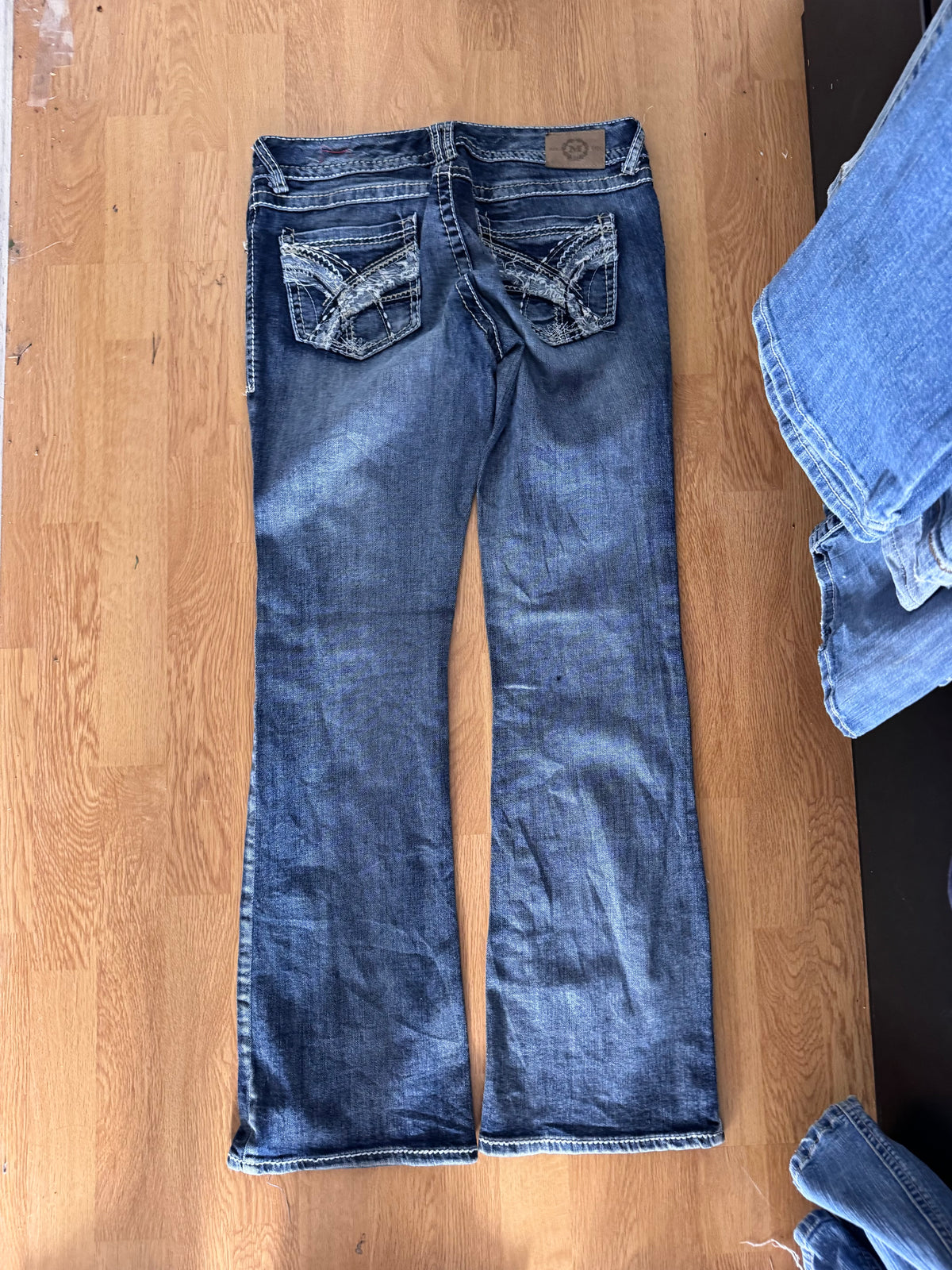 Low-rise jeans size: M