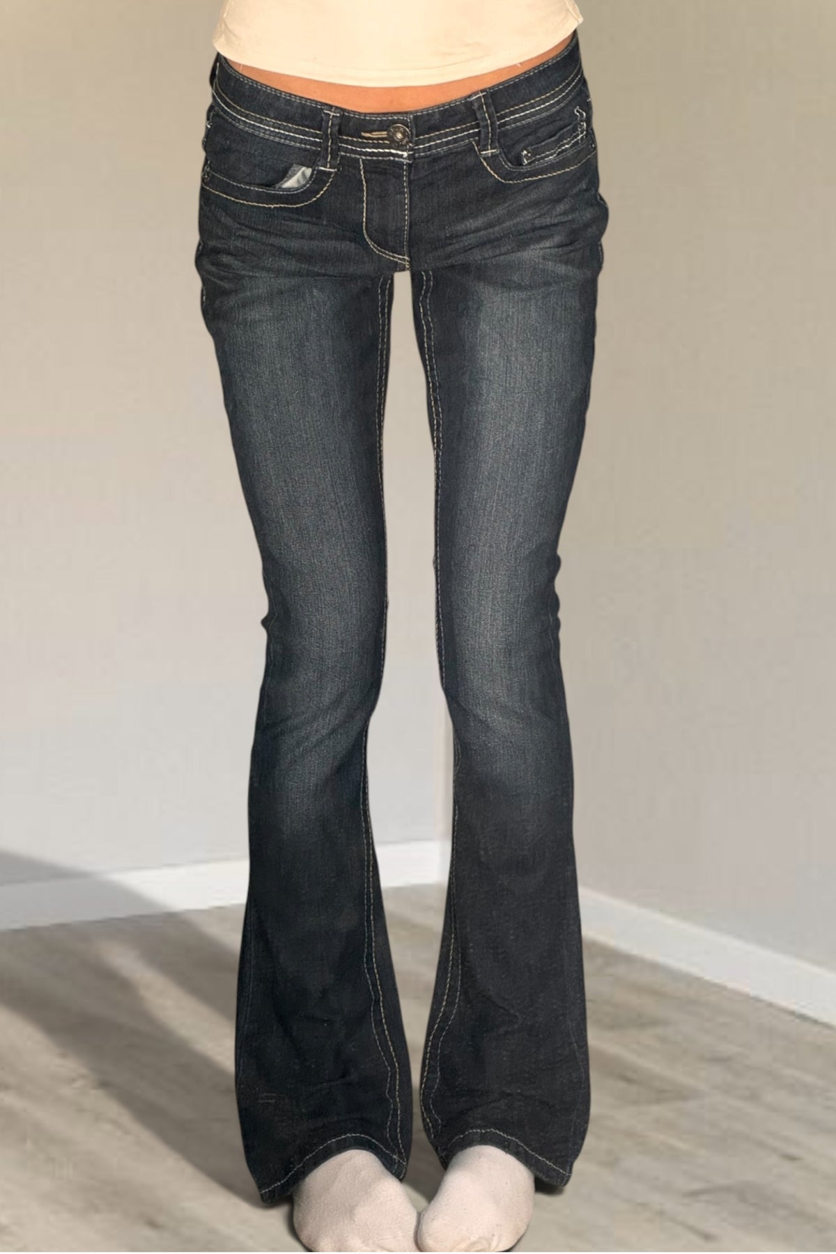 Low-rise jeans size: S