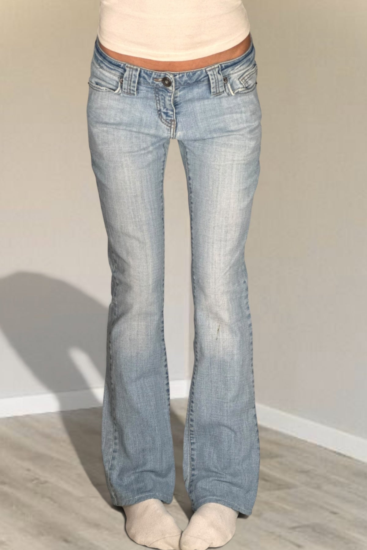 Low-rise jeans size: S