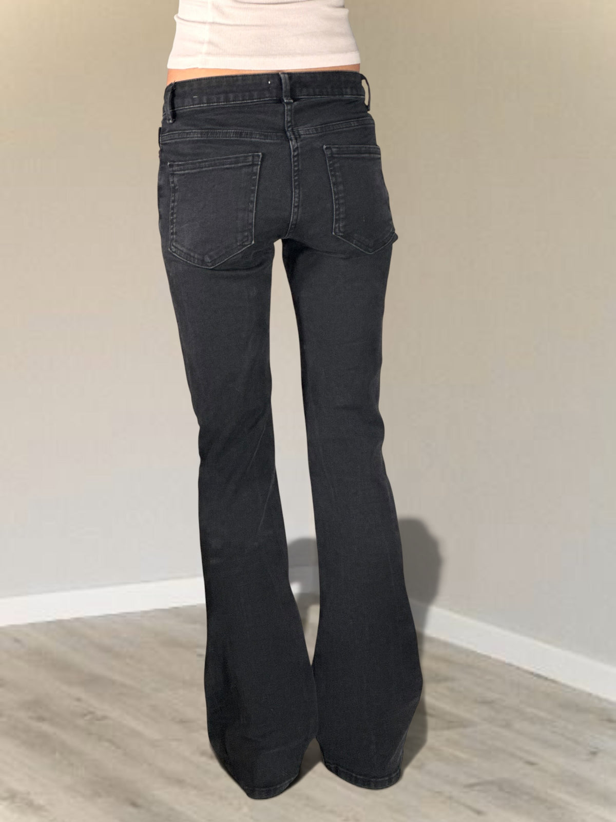 Utsvängda jeans stl: XS